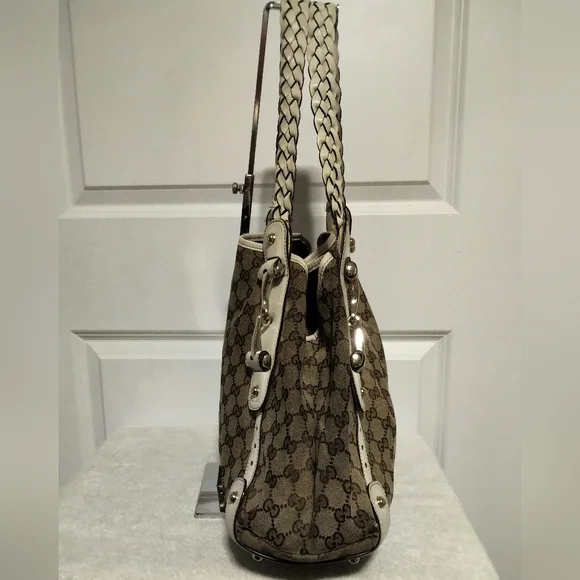 Authentic Gucci Purse - Picture 3 of 8
